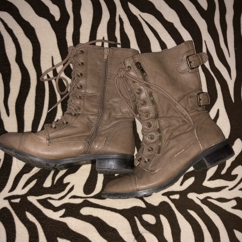 Brown combat boots! Super cute!